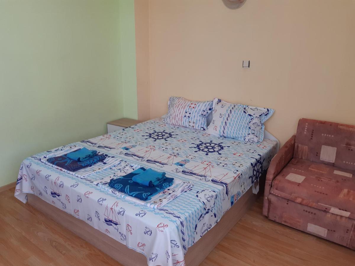 Kazlarov Guest House キテン エクステリア 写真