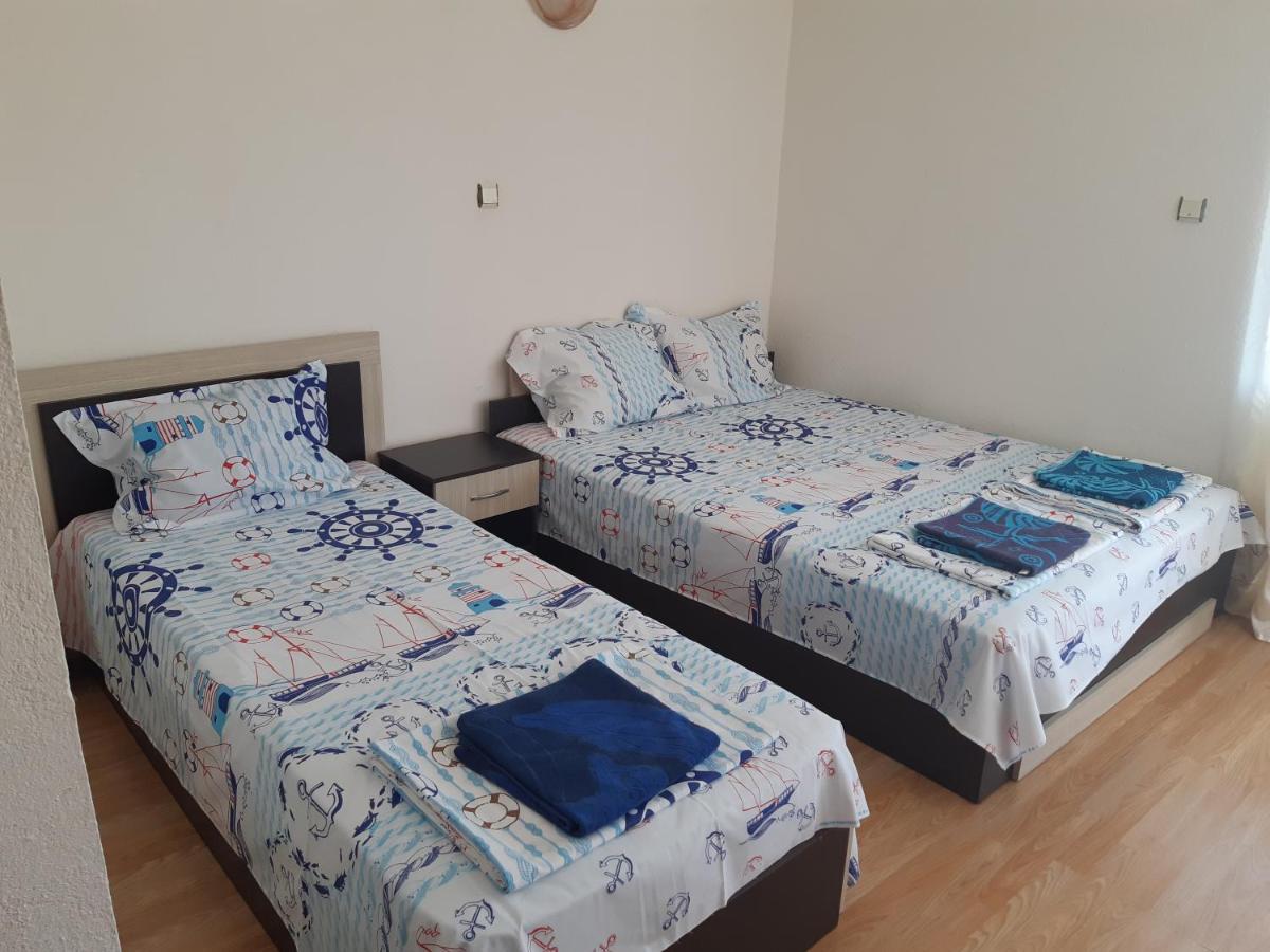 Kazlarov Guest House キテン エクステリア 写真