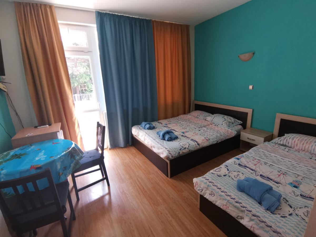 Kazlarov Guest House キテン エクステリア 写真
