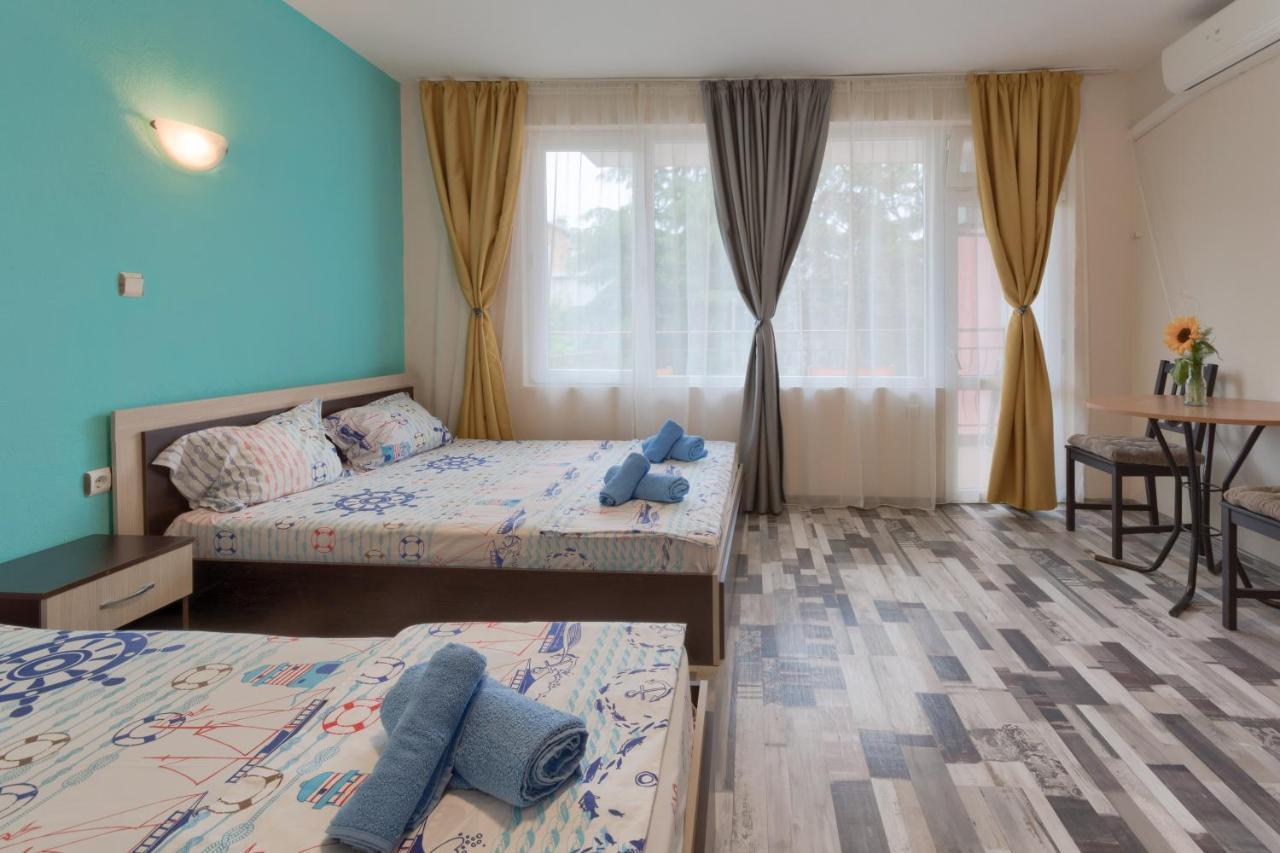 Kazlarov Guest House キテン エクステリア 写真