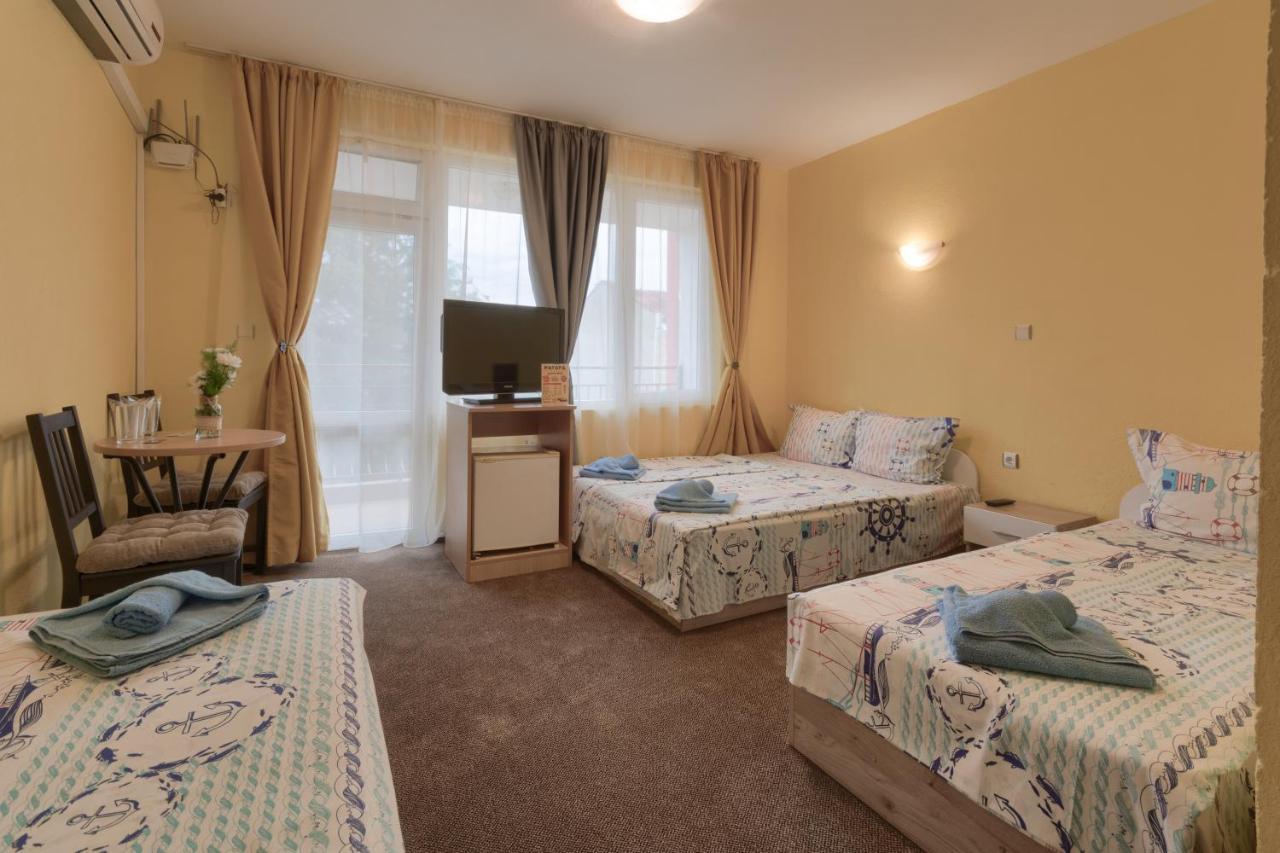 Kazlarov Guest House キテン エクステリア 写真