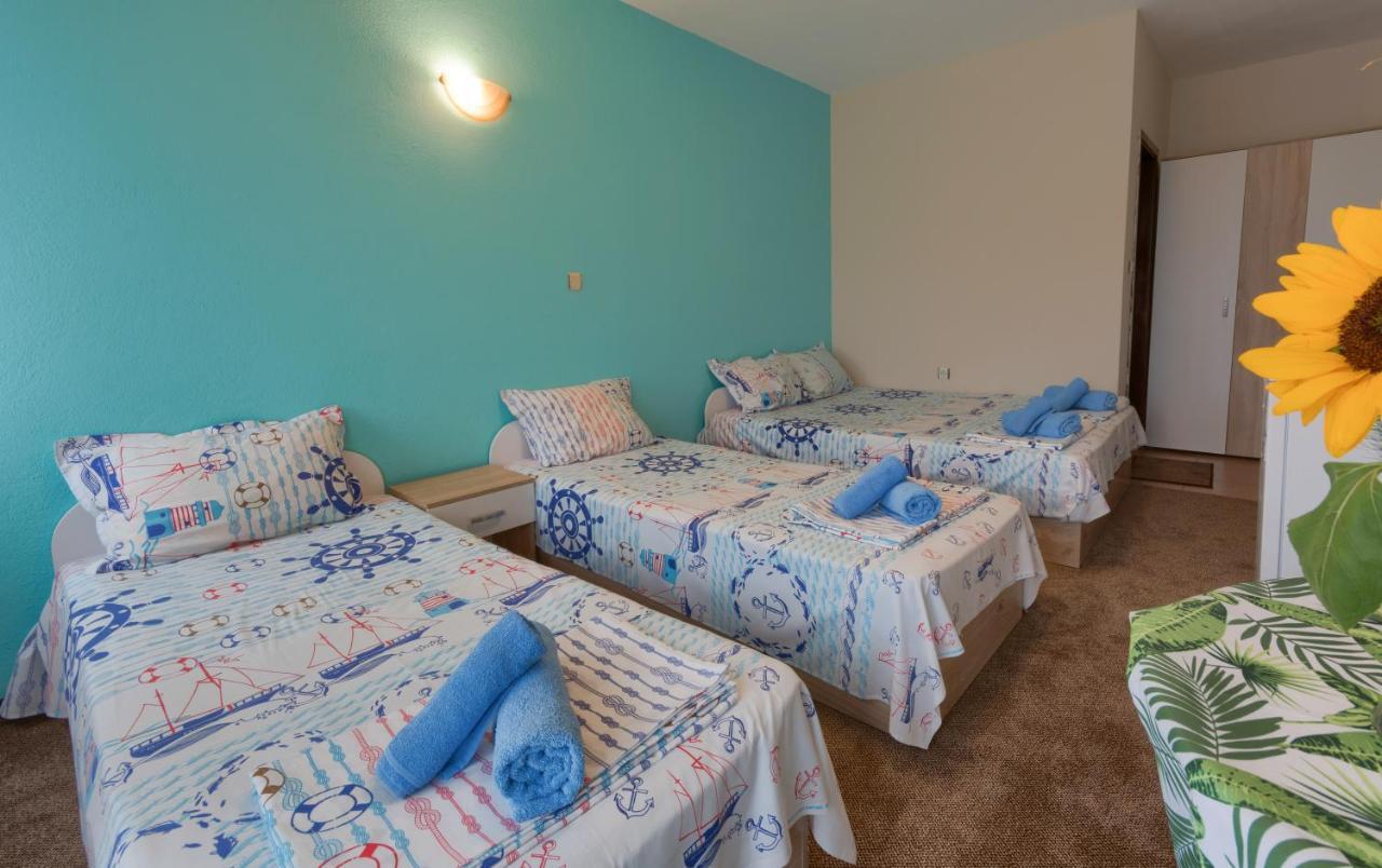 Kazlarov Guest House キテン エクステリア 写真