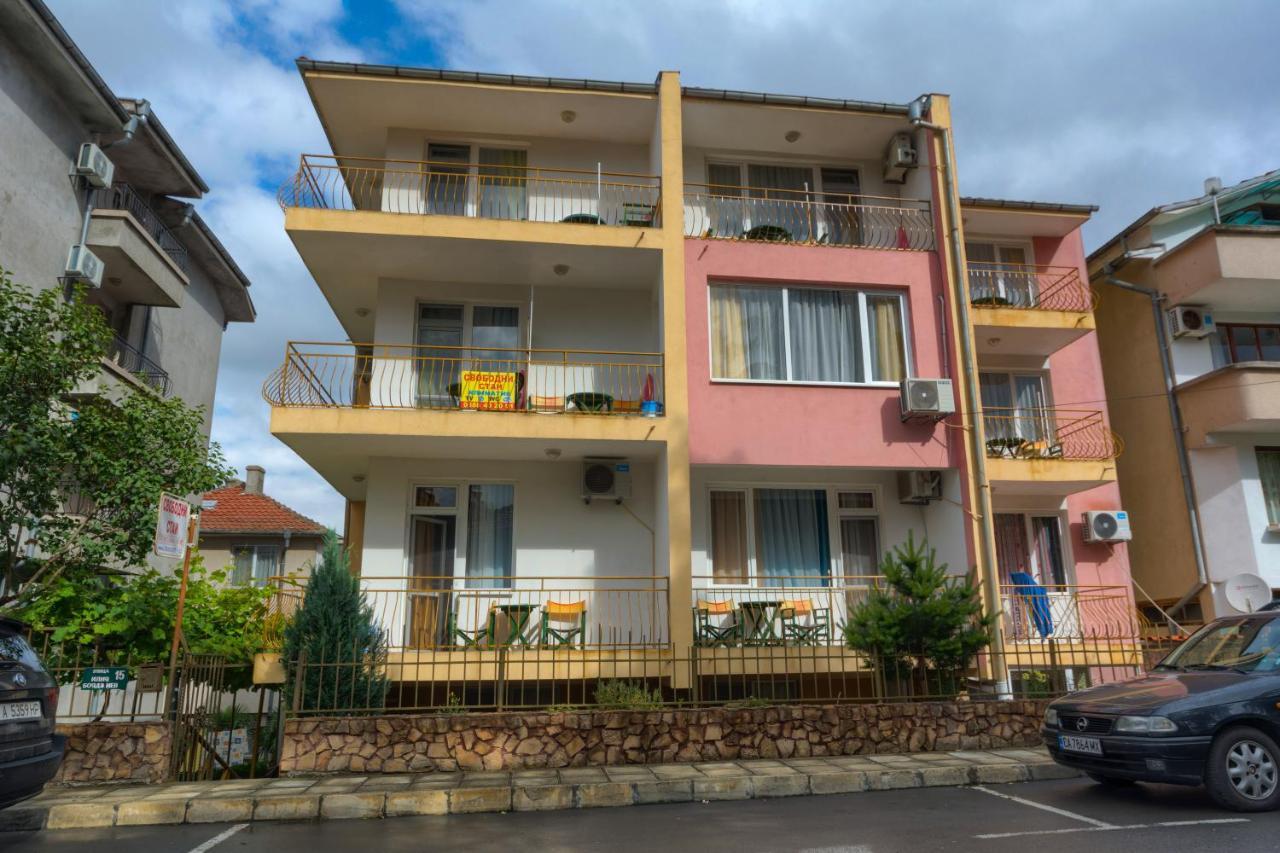 Kazlarov Guest House キテン エクステリア 写真