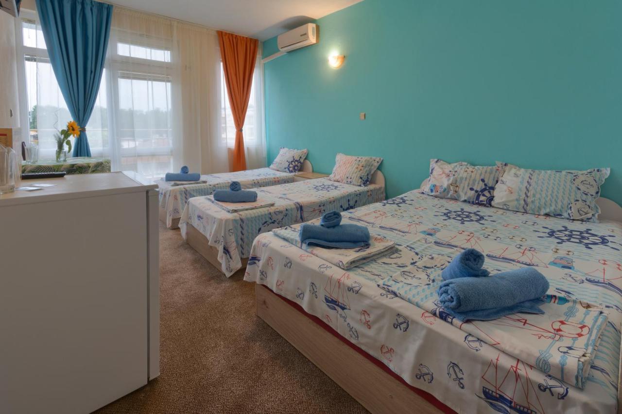 Kazlarov Guest House キテン エクステリア 写真