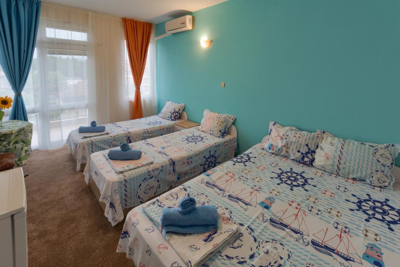 Kazlarov Guest House キテン エクステリア 写真