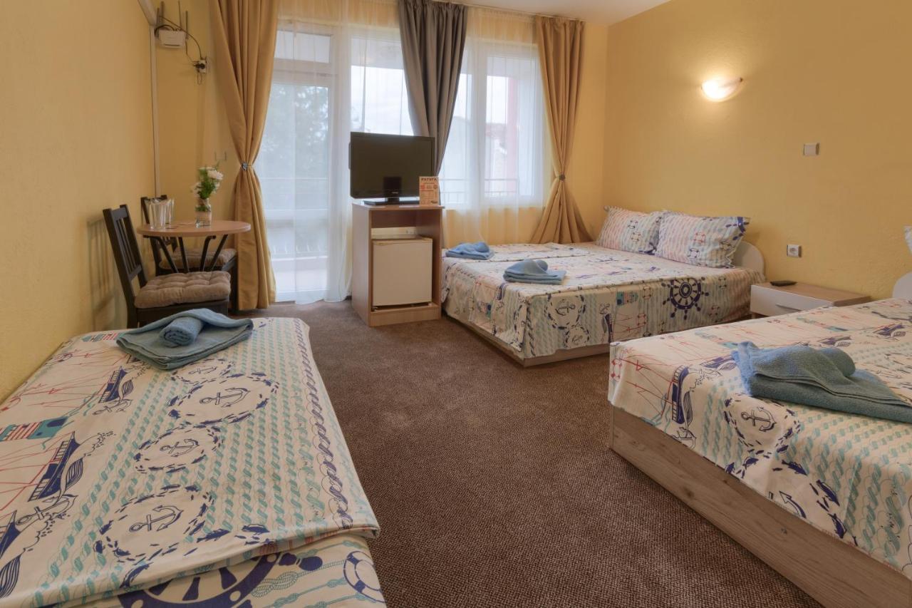 Kazlarov Guest House キテン エクステリア 写真