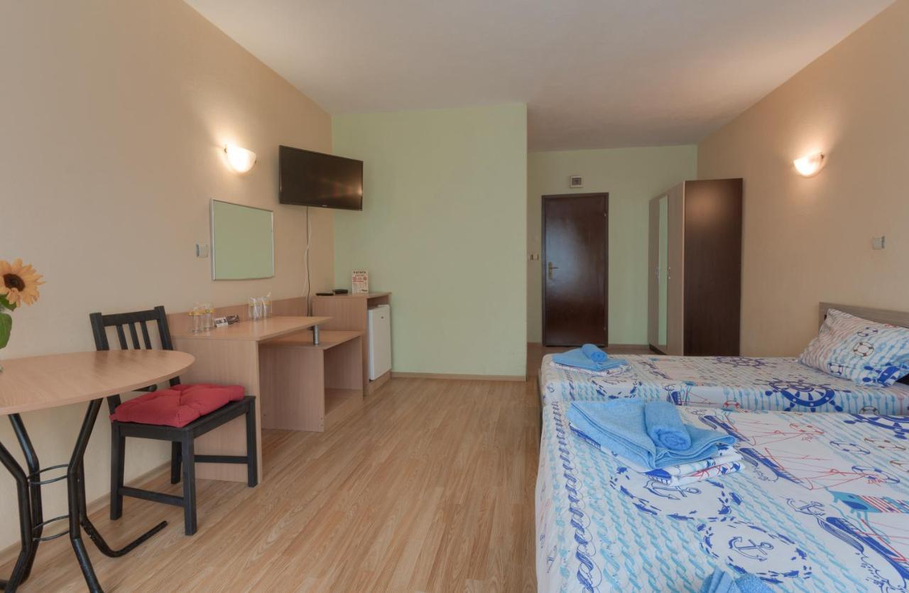 Kazlarov Guest House キテン エクステリア 写真