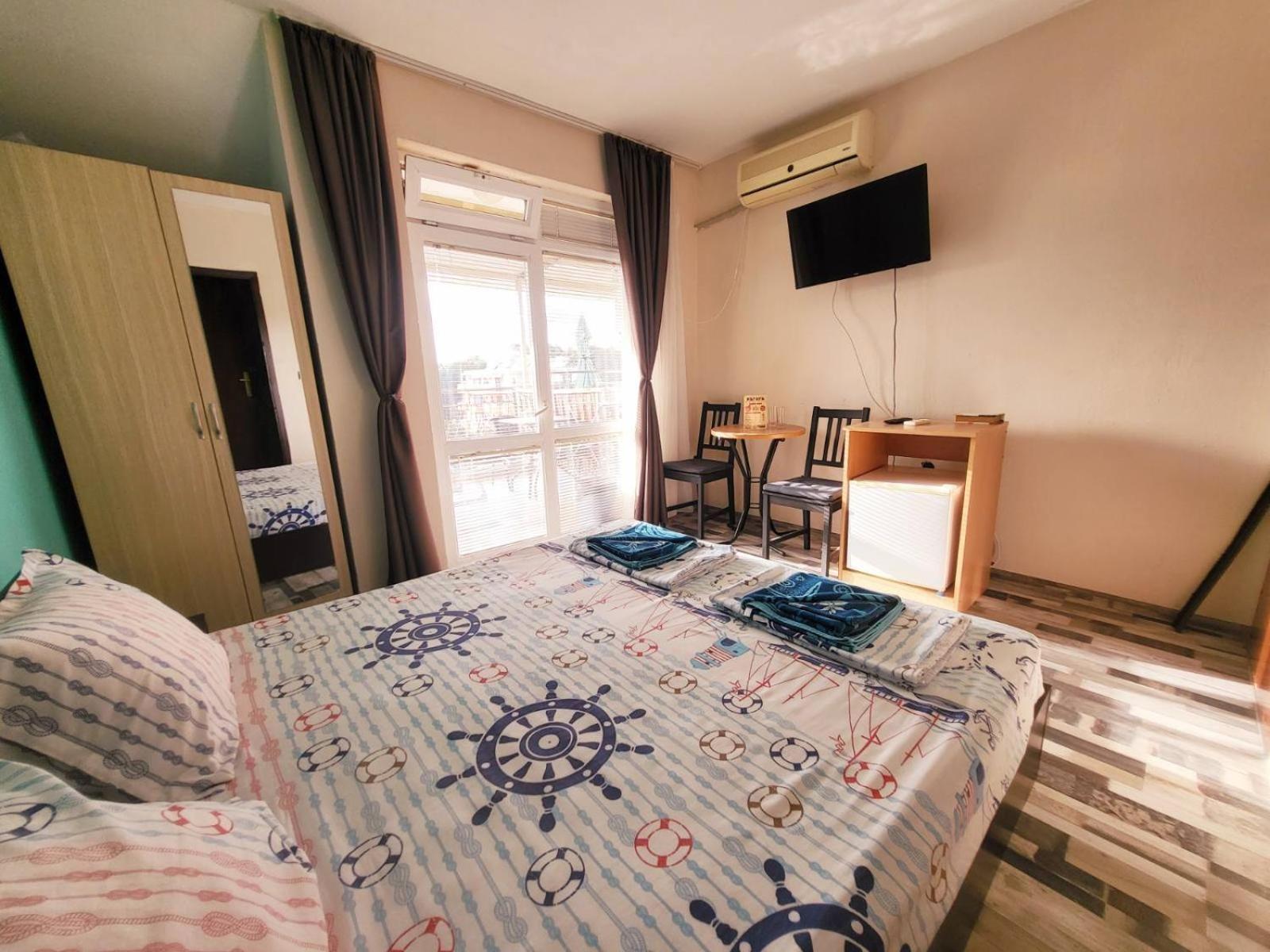 Kazlarov Guest House キテン エクステリア 写真