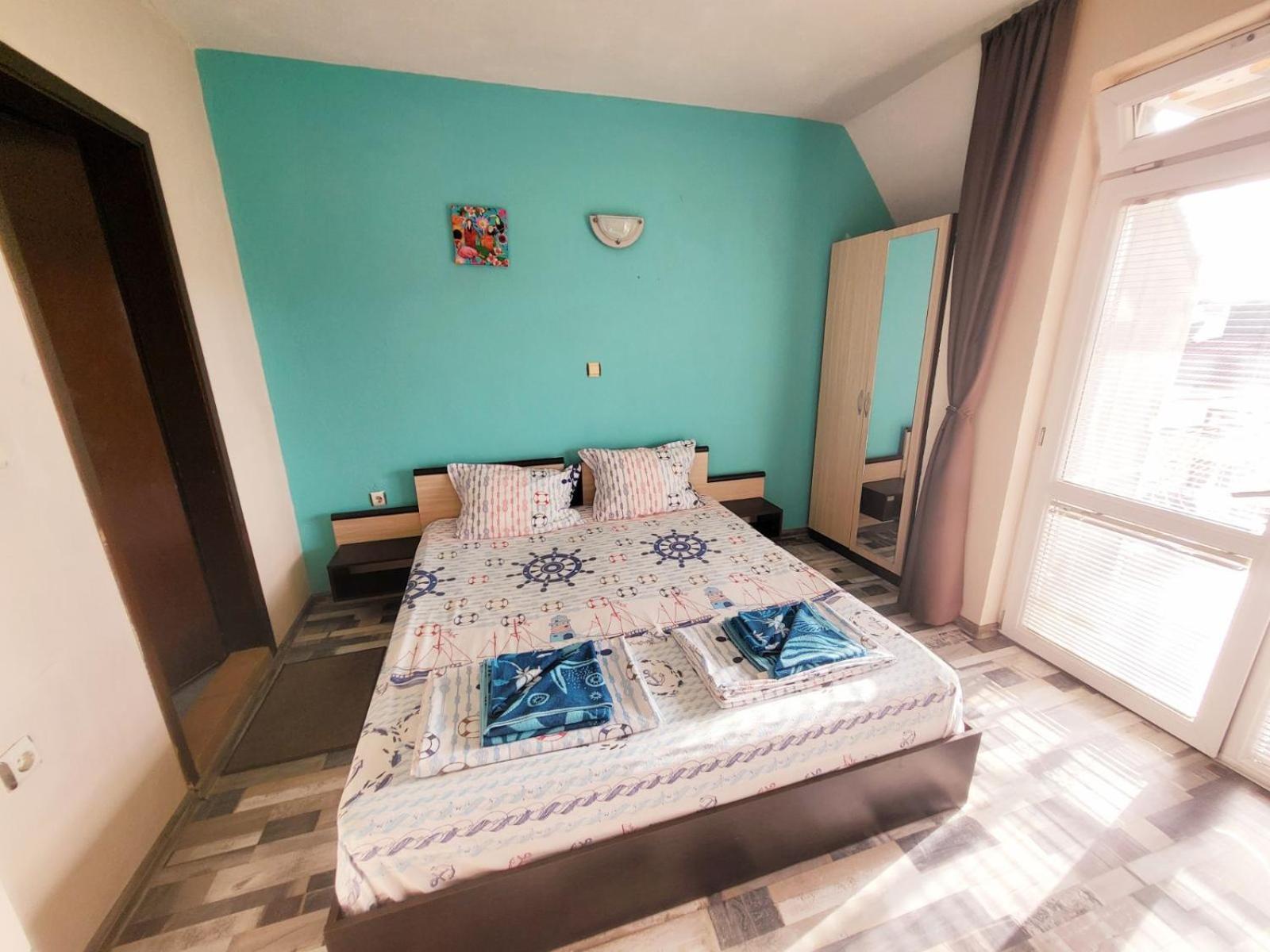 Kazlarov Guest House キテン エクステリア 写真