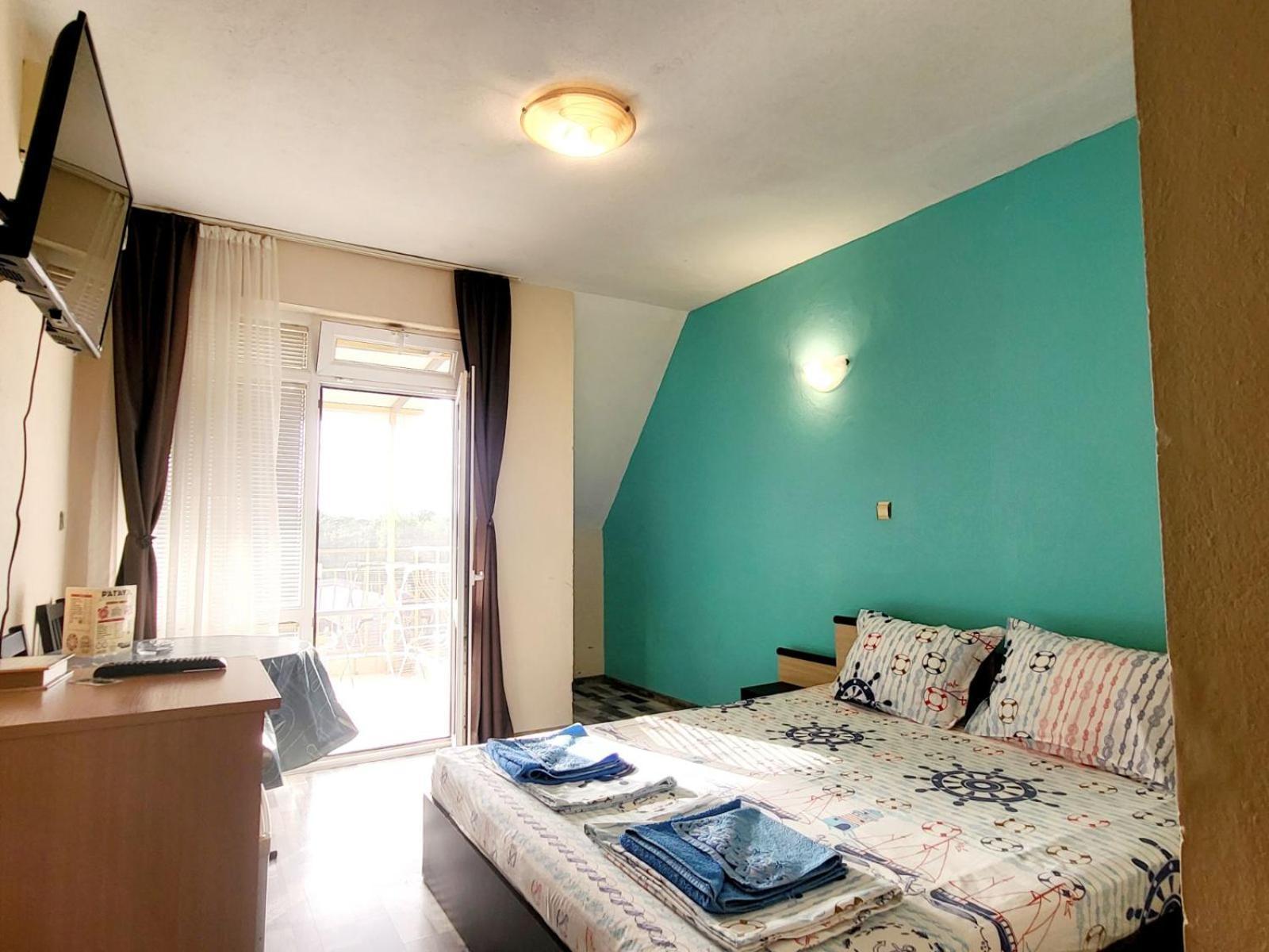 Kazlarov Guest House キテン エクステリア 写真