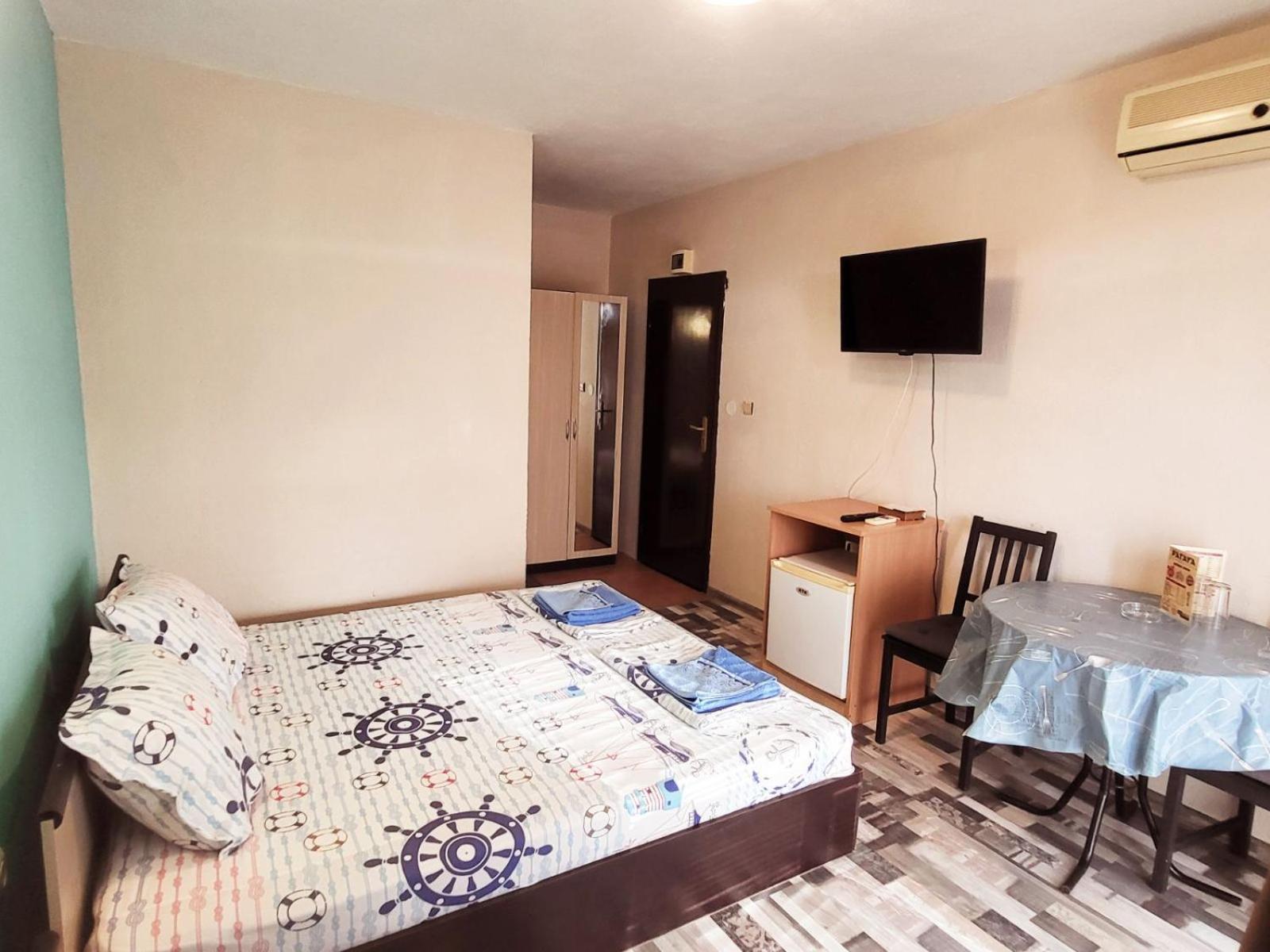 Kazlarov Guest House キテン エクステリア 写真