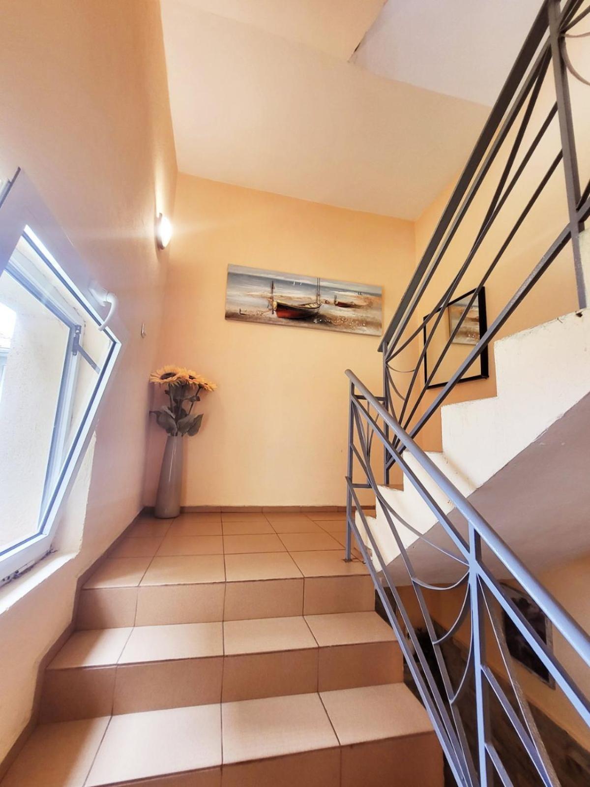Kazlarov Guest House キテン エクステリア 写真