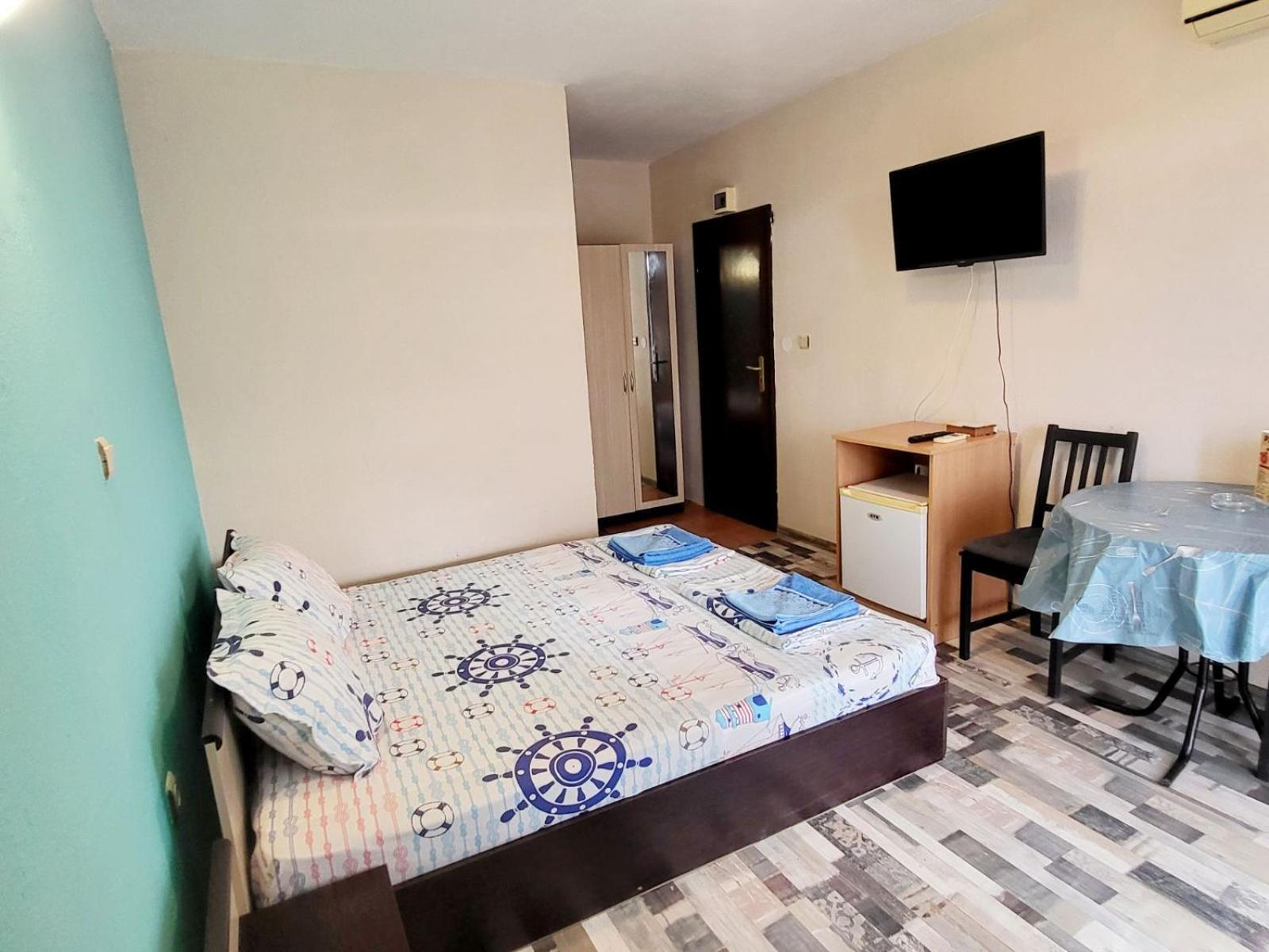 Kazlarov Guest House キテン エクステリア 写真
