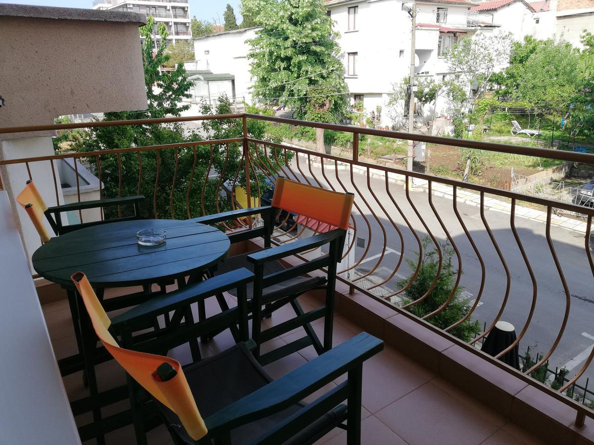Kazlarov Guest House キテン エクステリア 写真